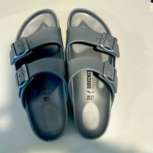 Like New Birkenstock Arizona waterproof slide sandal. Women’s 39 EU; 7-7.5 US